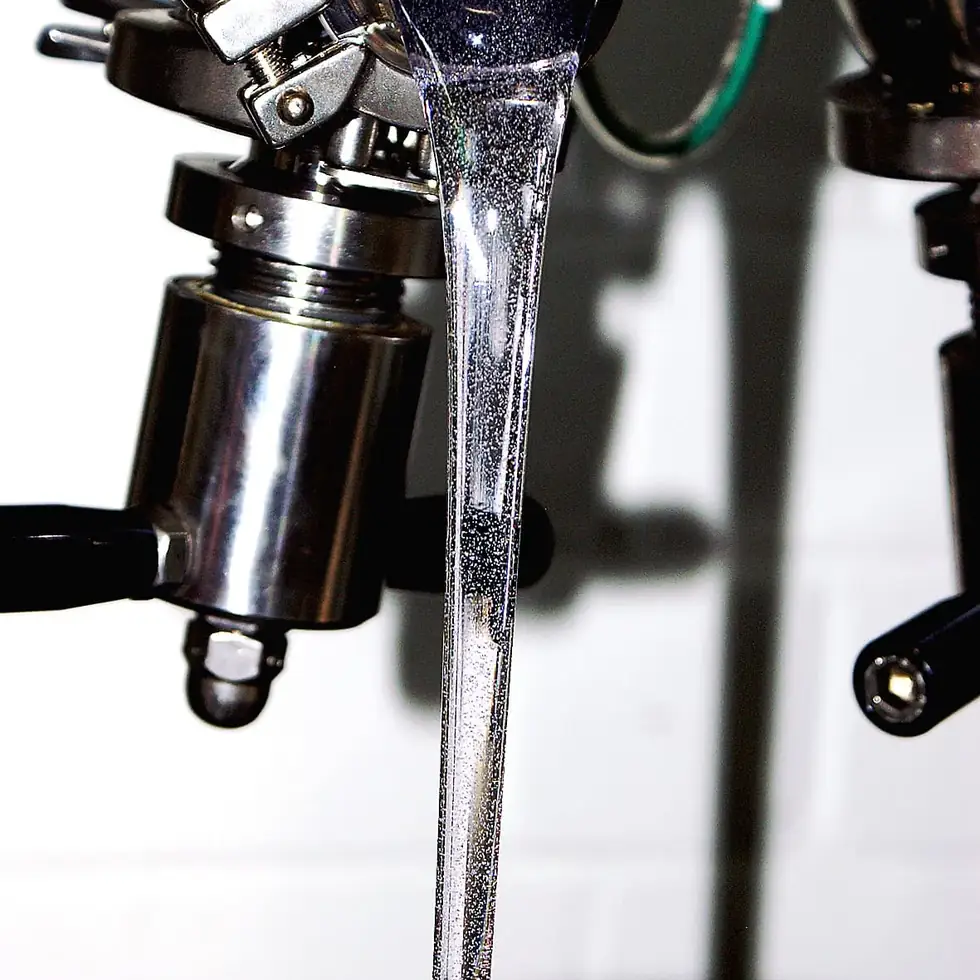 UV-Gel Produktion im Labor — Edelstahl-Mischapparatur