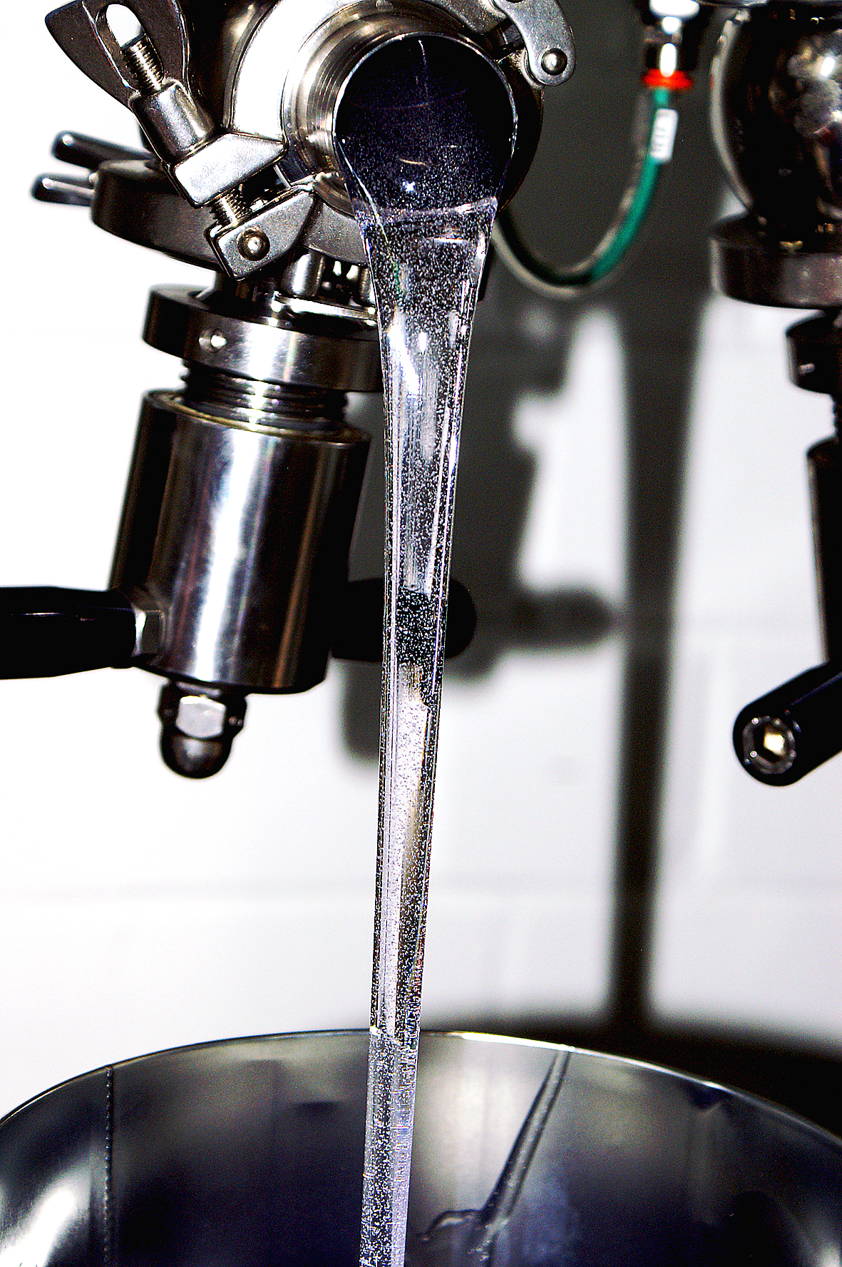 UV-Gel Produktion im Labor — Edelstahl-Mischapparatur
